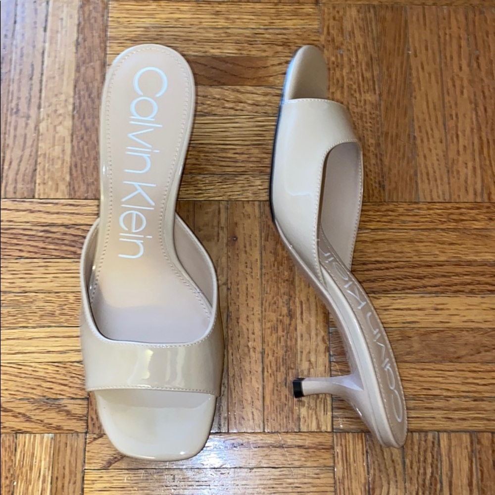 CALVIN KLEIN Patent leather mules